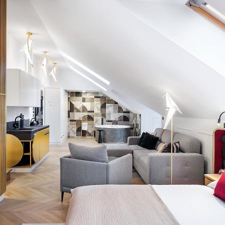 Golden Queen Deluxe Jacuzzi Apartments - Old Town Krakow Ngoại thất bức ảnh